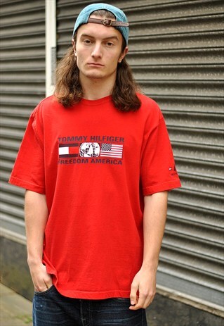 VINTAGE 90S TOMMY HILFIGER FLAG SPELL OUT TSHIRT