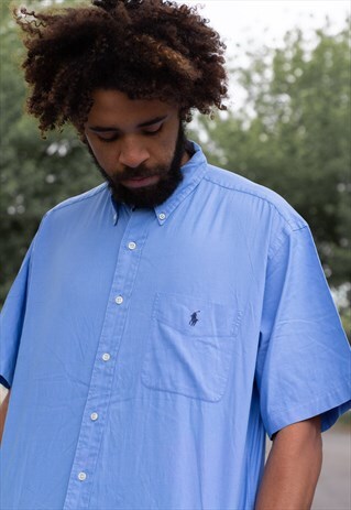 VINTAGE 90S RALPH LAUREN SHORT SLEEVE BUTTON SHIRT IN BLUE
