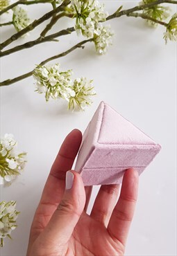 Triangle velvet ring box in zephyr pink