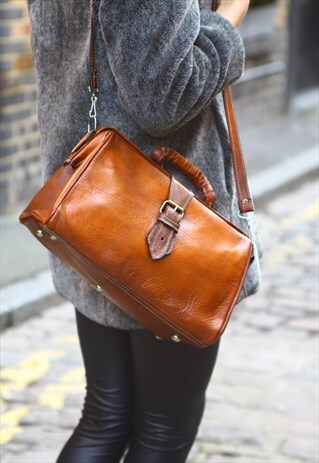 LEATHER DOCTOR BAG CROSS BODY SATCHEL IN TAN BROWN