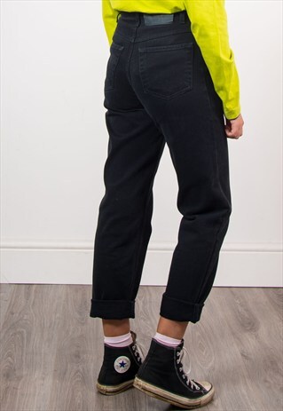 90'S VINTAGE HIGH WAIST BLACK MOM JEANS