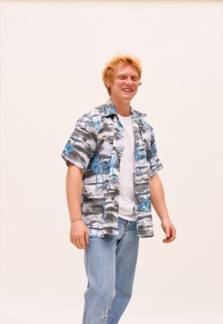 SAILING BOATS AND PALM TREES PRINTED VINTAGE SHIRT