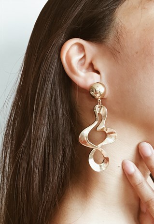 VINTAGE GOLD EARRINGS STUD MINIMALIST DANGLING EIGHT