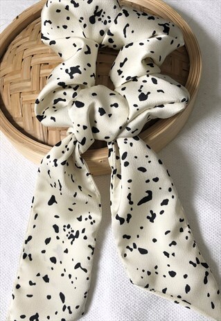 SCARF TIE SCRUNCHIE - CREAM SPOT