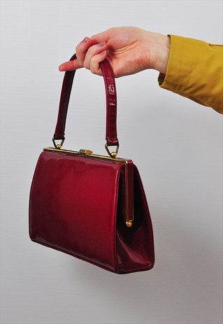 VINTAGE 1970'S RED PATENT LEATHER TOP HANDLE KELLY BAG