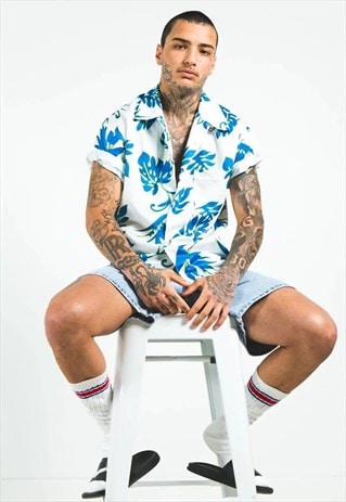 VINTAGE 80S HAWAIIAN SHORT SLEEVE SHIRT /