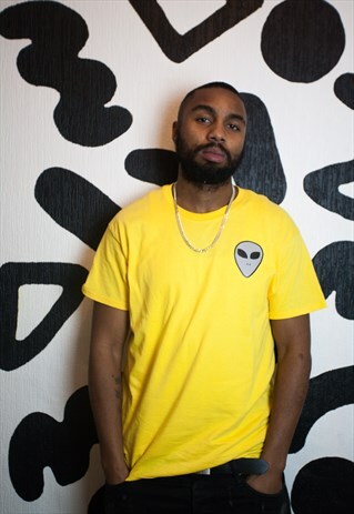 SHORT SLEEVE ALIEN T-SHIRT IN BANANA YELLOW