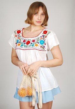 70s Mexican Top (M/L) white embroidered southwestern hippy