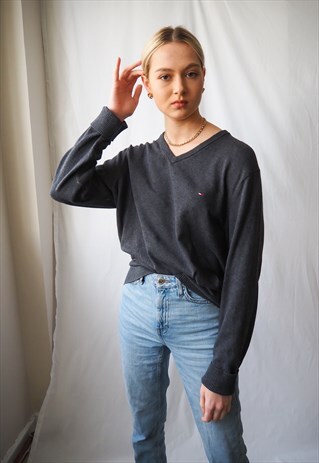 VINTAGE TOMMY HILFIGER GREY JUMPER