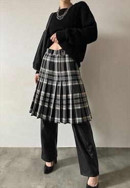Preppy style checkered black and white pleated  skirt
