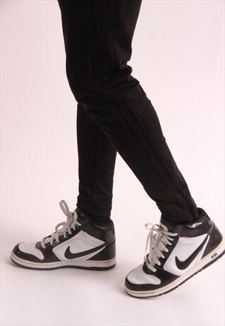 VINTAGE NIKE AIR TRAINERS