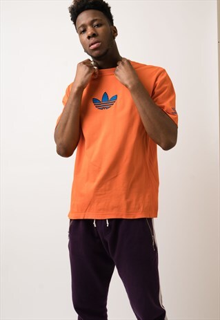 VINTAGE ADIDAS T-SHIRT
