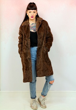 1970S VINTAGE RICH BROWN FAUX FUR COAT WITH TARTAN LINING