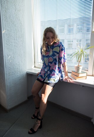 VINTAGE 70'S BLUE PATTERNED SHORT SLEEVED BLOUSE