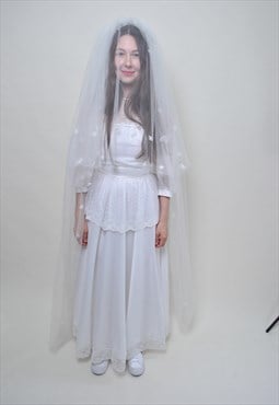 Bridal Veil in white color, vintage minimalistic veil