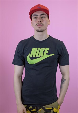 VINTAGE NIKE T SHIRT