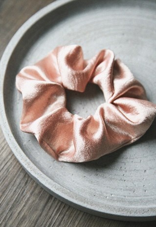 ROSE GOLD SATIN HAIR SCRUNCHIE