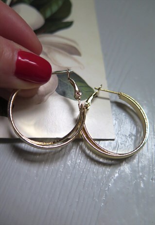 GOLD TWIST HOOP EARRINGS