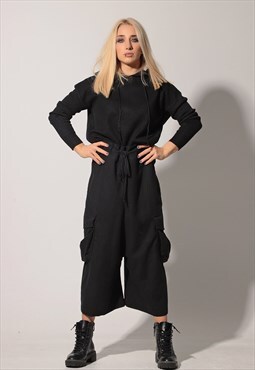 Cropped drop crotch cargo pants with oversized side pockets 