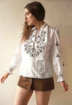 1970's Vintage Hungarian Embroidered Peasant Blouse Top