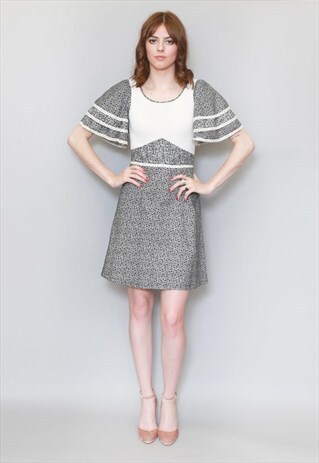 VINTAGE 1970'S STUNNING BLACK & WHITE FLORAL FOLK MINI DRESS