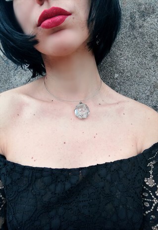 90'S SPAGHETTI CRYSTAL COLLAR