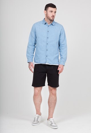 SHORTS WITH PLEAT IN BLACK