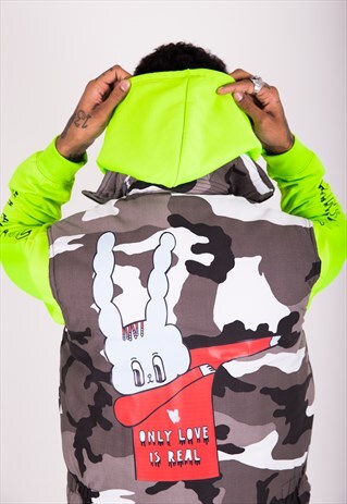 GREY CAMO GRAPHIC PRINT PADDED BODYWARMER