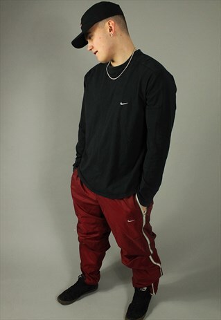 VINTAGE NIKE BLACK LONG SLEEVE