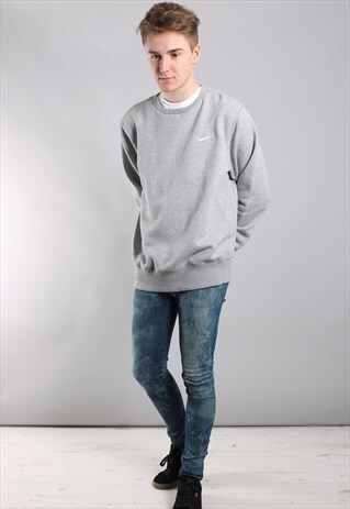VINTAGE NIKE SWEATSHIRT