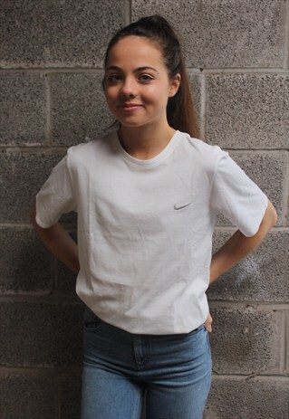 WHITE NIKE T-SHIRT