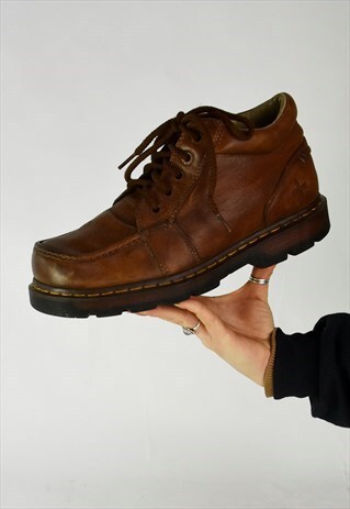 AMAZING VINTAGE DR. MARTENS 11525 KYLE 5 EYELET BOOTS