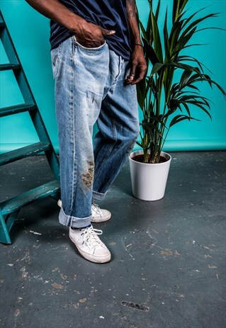VINTAGE LEVI'S 501 JEANS IN BLUE WITH PAINT MARKS