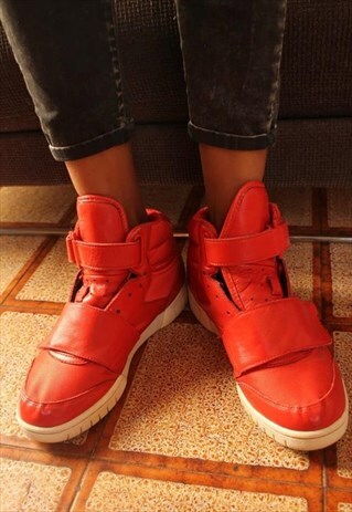 REEBOK SNEAKERS