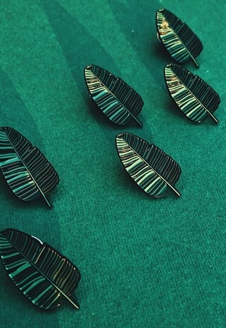 ENAMEL PIN PALM LEAF