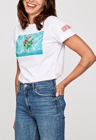 WHITE COTTON T-SHIRT WITH PHOTO AND LOGO DETAIL IN RED