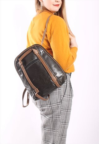 VINTAGE 90S SQUARE BACKPACK IN SHINY BLACK FAUX LEATHER