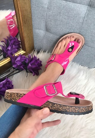 PINK CHUNKY TOE-POST SANDALS / FLIP-FLOPS