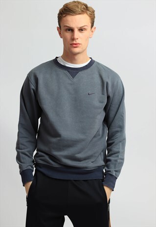 VINTAGE NIKE SWEATSHIRT