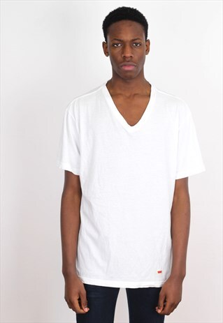VINTAGE LEVIS T SHIRT