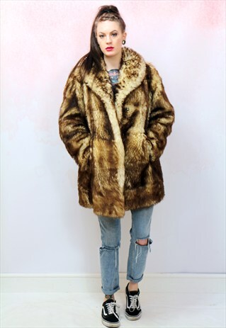 1970S VINTAGE GOLDEN BROWN SUPER SOFT FAUX FUR COAT