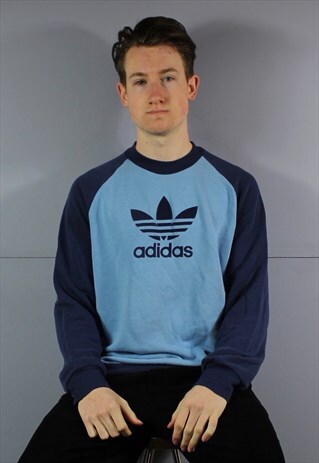 VINTAGE ADIDAS SWEATSHIRT IN BLUE WITH FELT PRINT LOGO. COTT