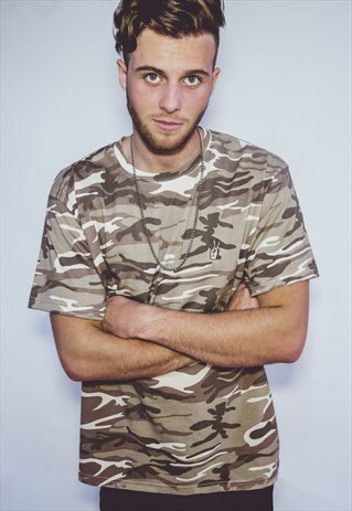 ART DISCO 'PEACE SIGN' DESERT CAMO T-SHIRT