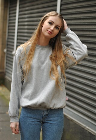 VINTAGE NIKE LOGO SWEATER