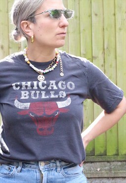 Vintage 1990s Chicago Bulls t shirt in grey