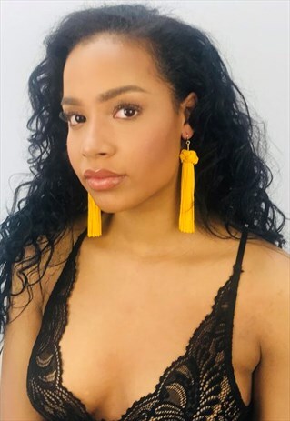 THE TASSEL DROP HOOK EARRINGS