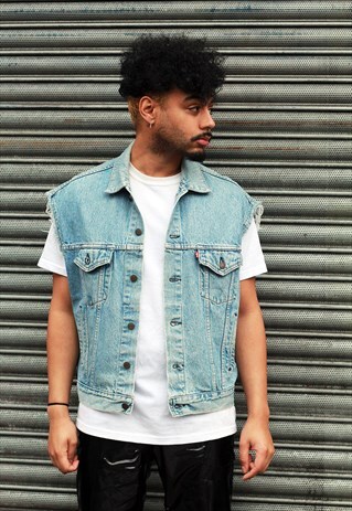 VINTAGE LEVI'S SLEEVELESS JACKET