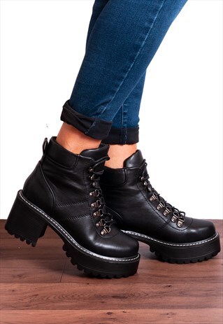 BLACK HIKING CHUNKY BUCKLE BLOCK HEELED EYELET ANKLE BOOTS