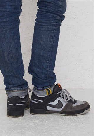 VINTAGE GREY NIKE TRAINERS