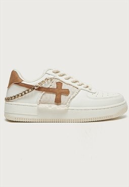 Cross patch sneakers chain attachent trainers in white brown